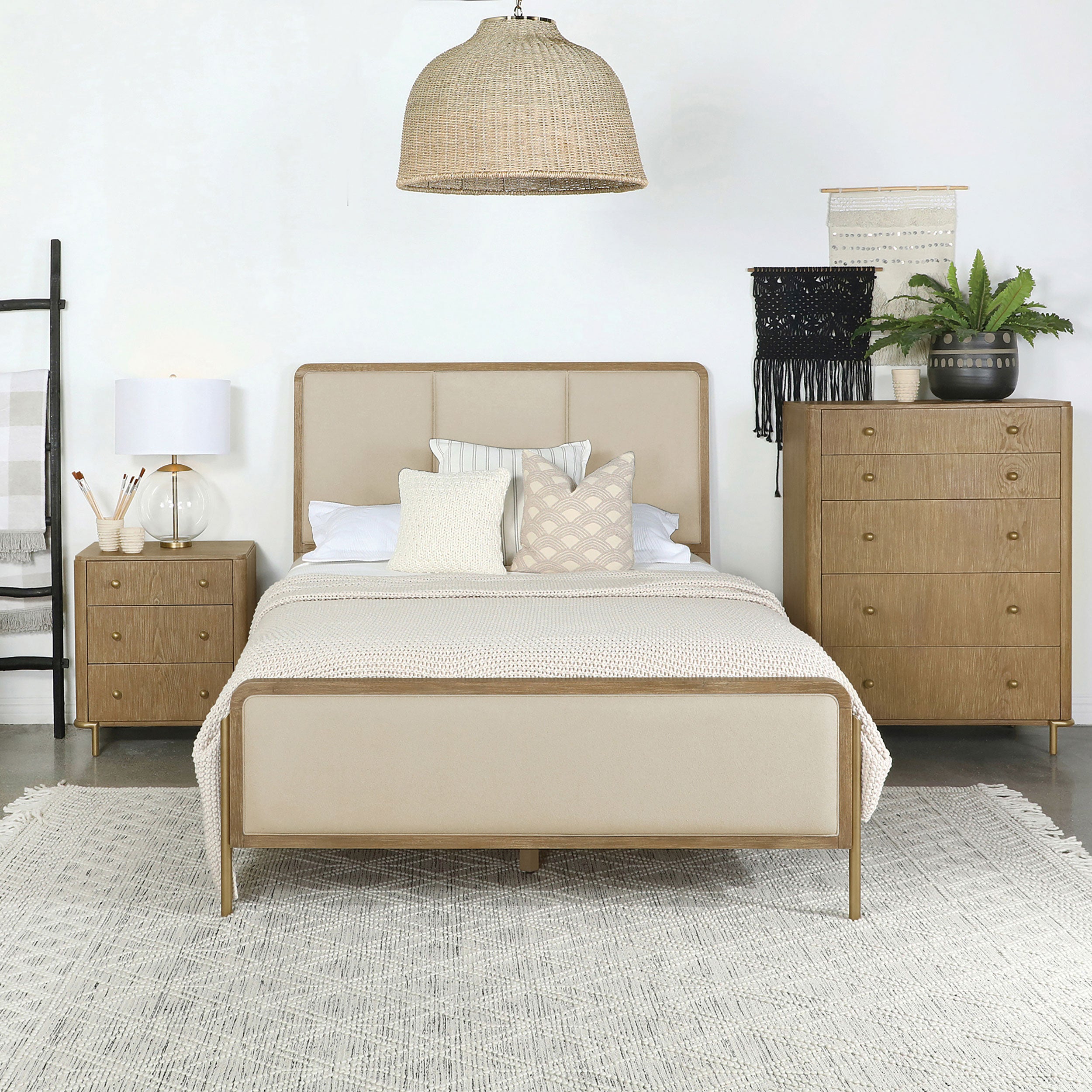 Arini Panel Bed