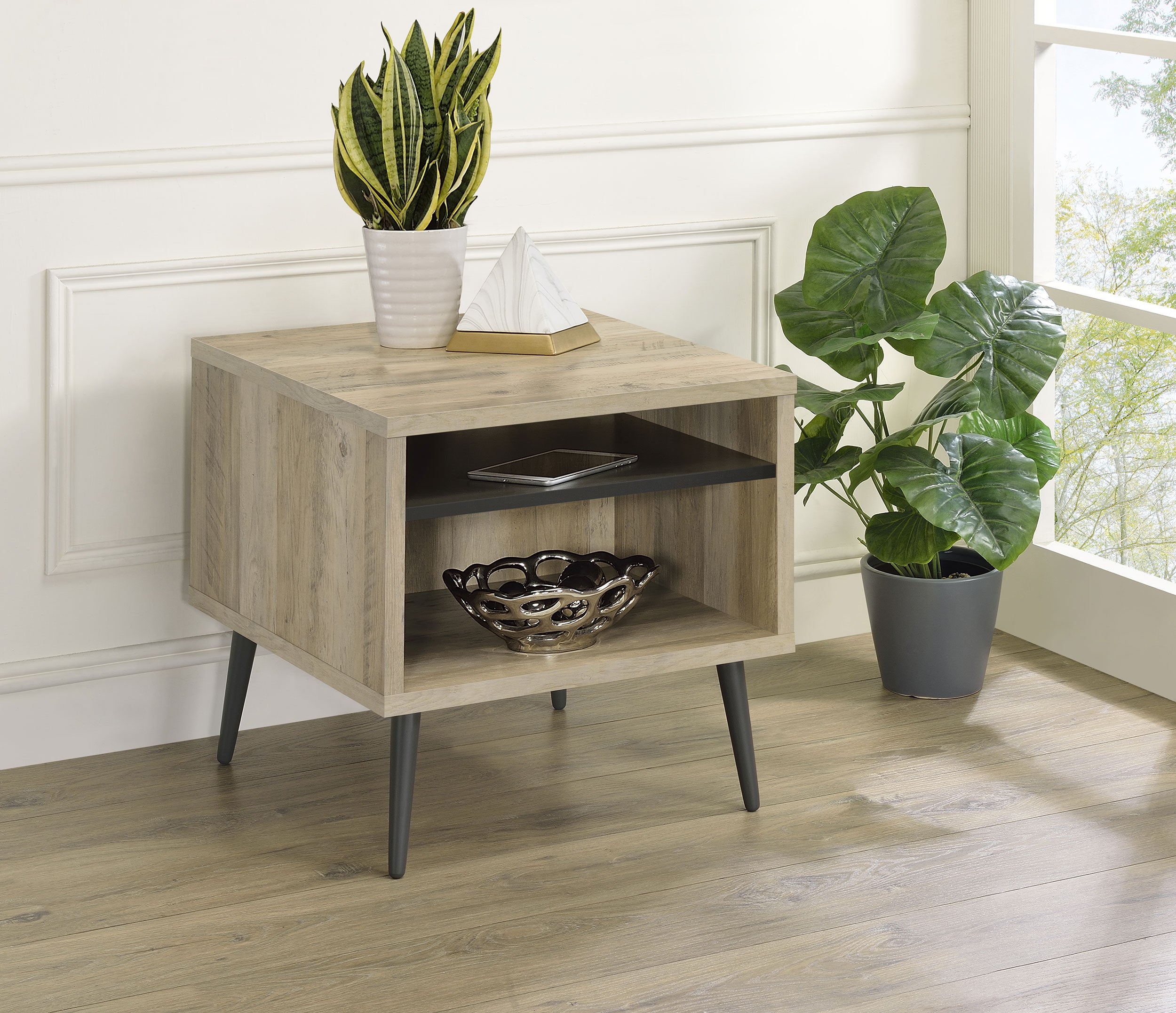 Welsh End Table - Ideal Furniture (Fresno,CA)