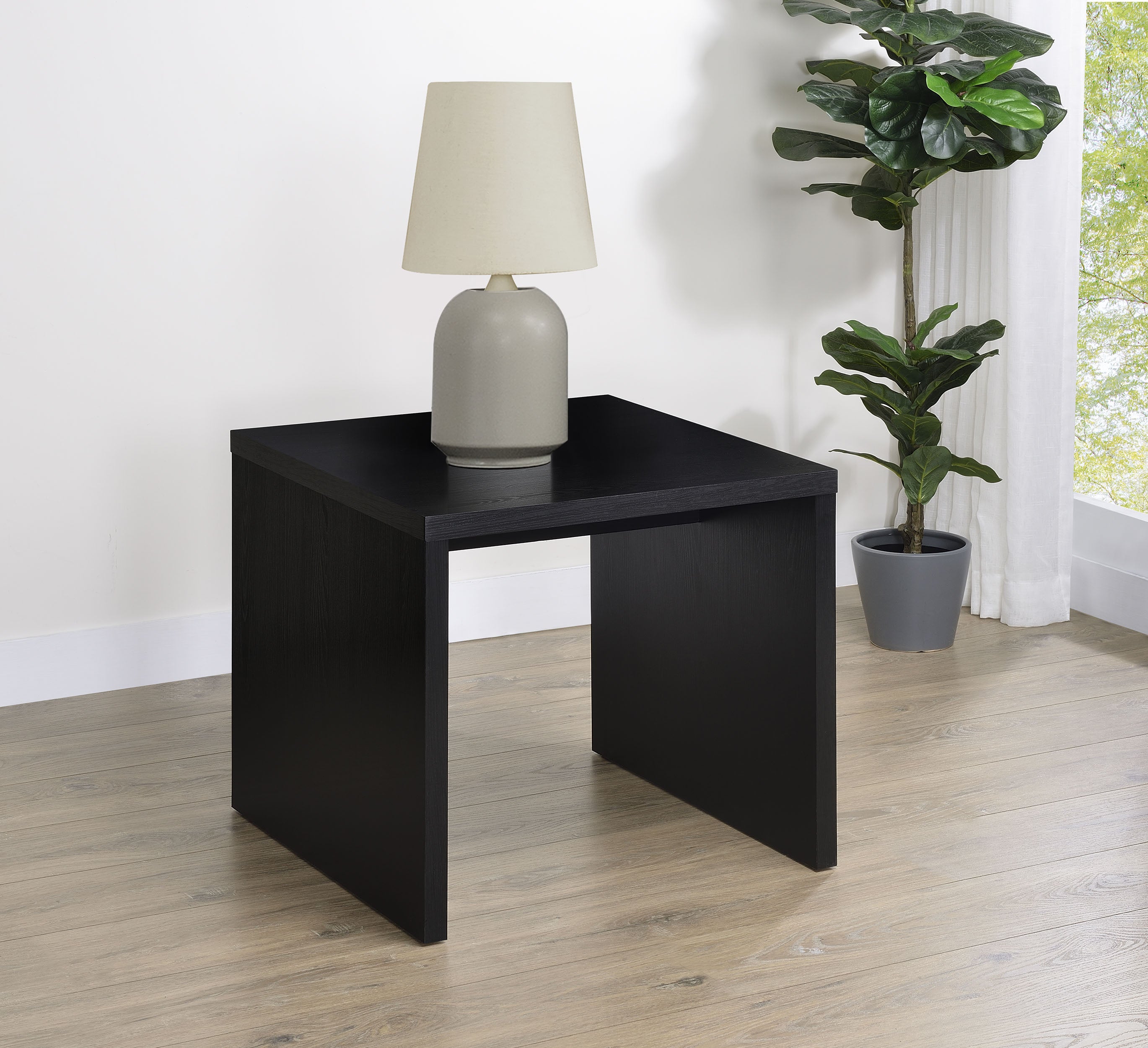 Knapp End Table - Ideal Furniture (Fresno,CA)