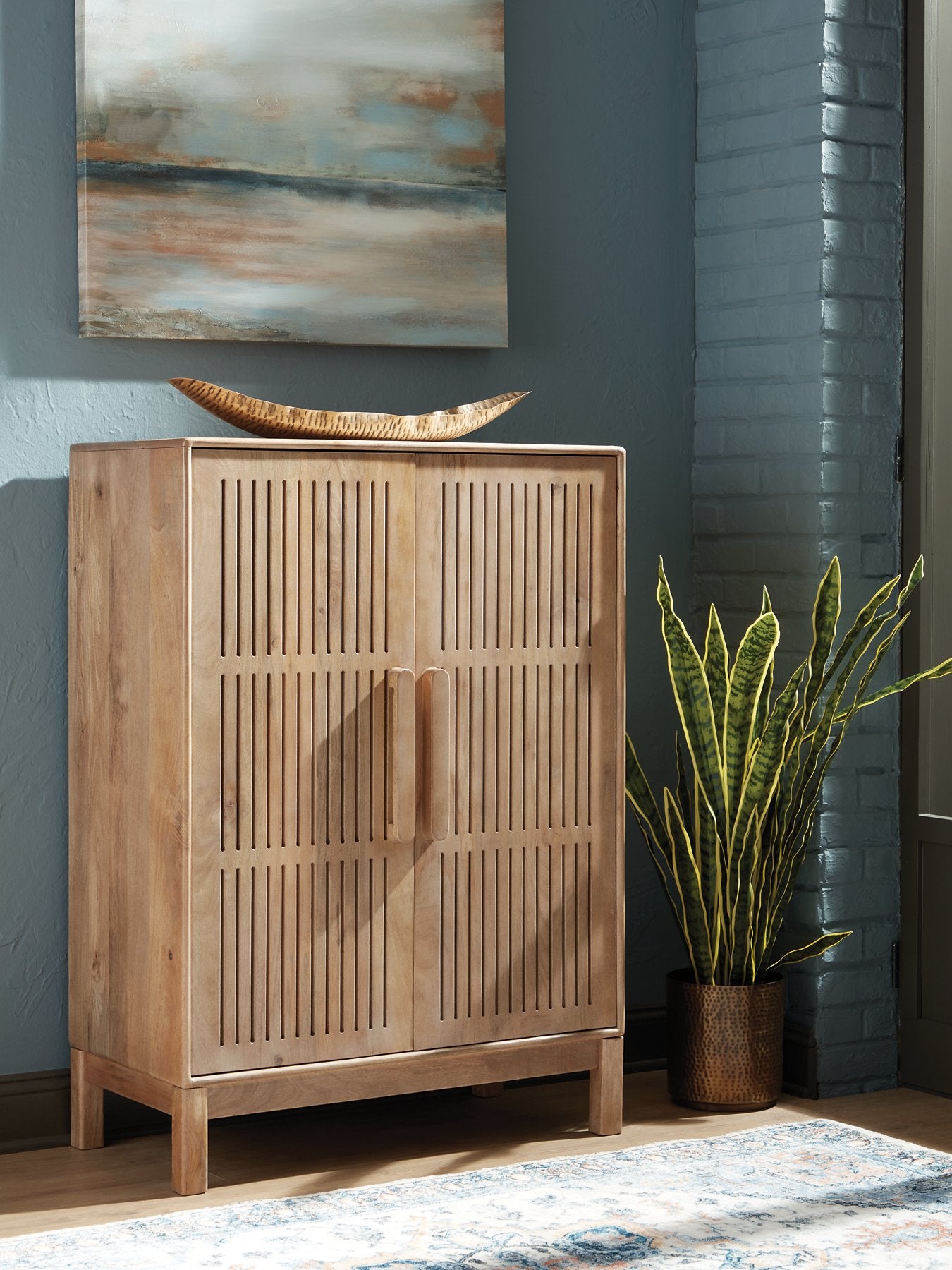 Pellamour Bar Cabinet - Ideal Furniture (Fresno,CA)