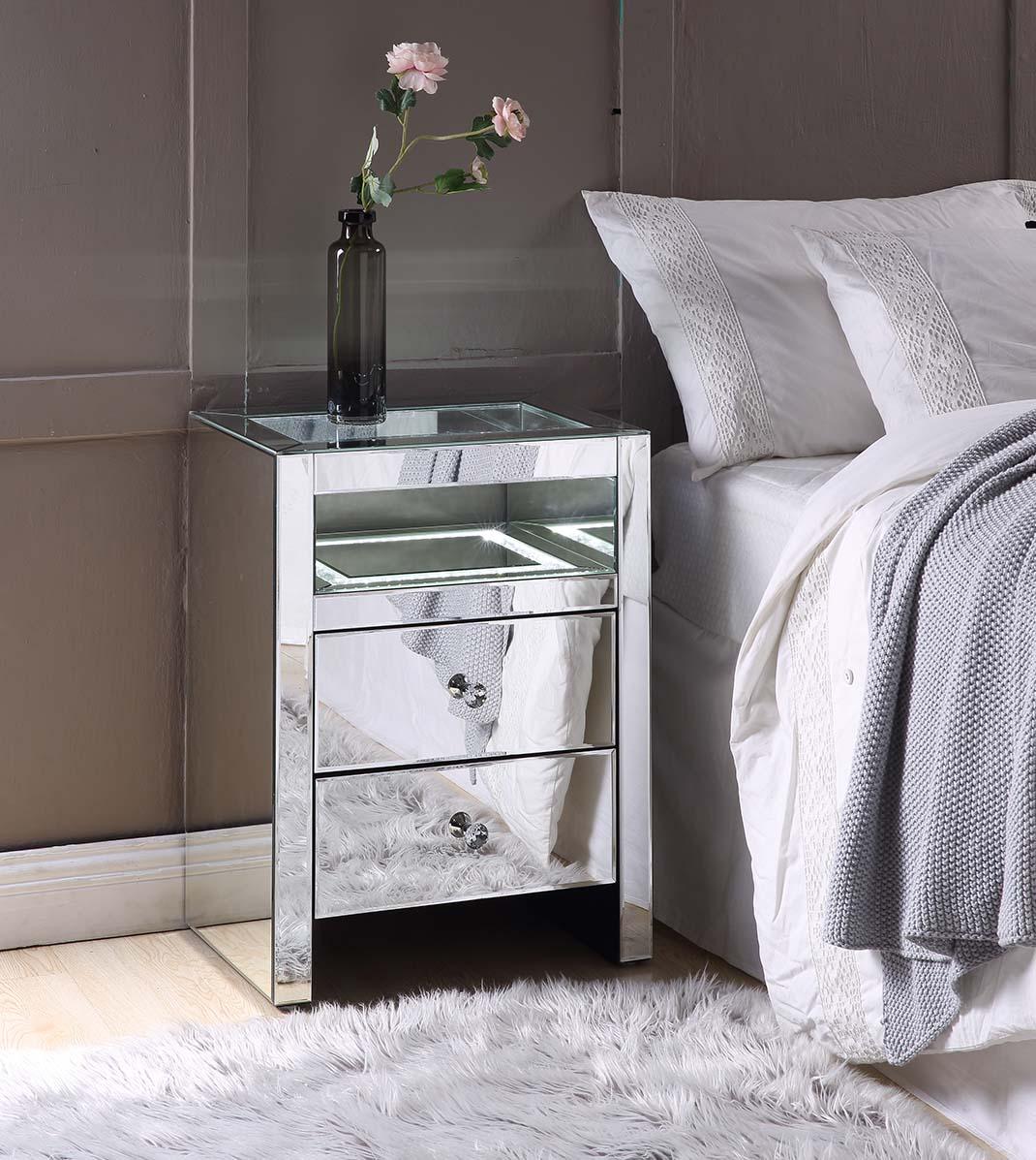 Malish Mirrored Accent Table (LED) - Ideal Furniture (Fresno,CA)
