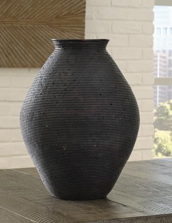 Hannela Vase - Ideal Furniture (Fresno,CA)