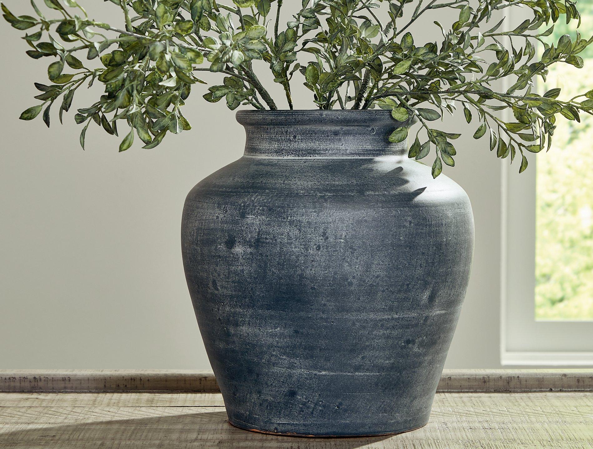 Meadie Vase - Ideal Furniture (Fresno,CA)