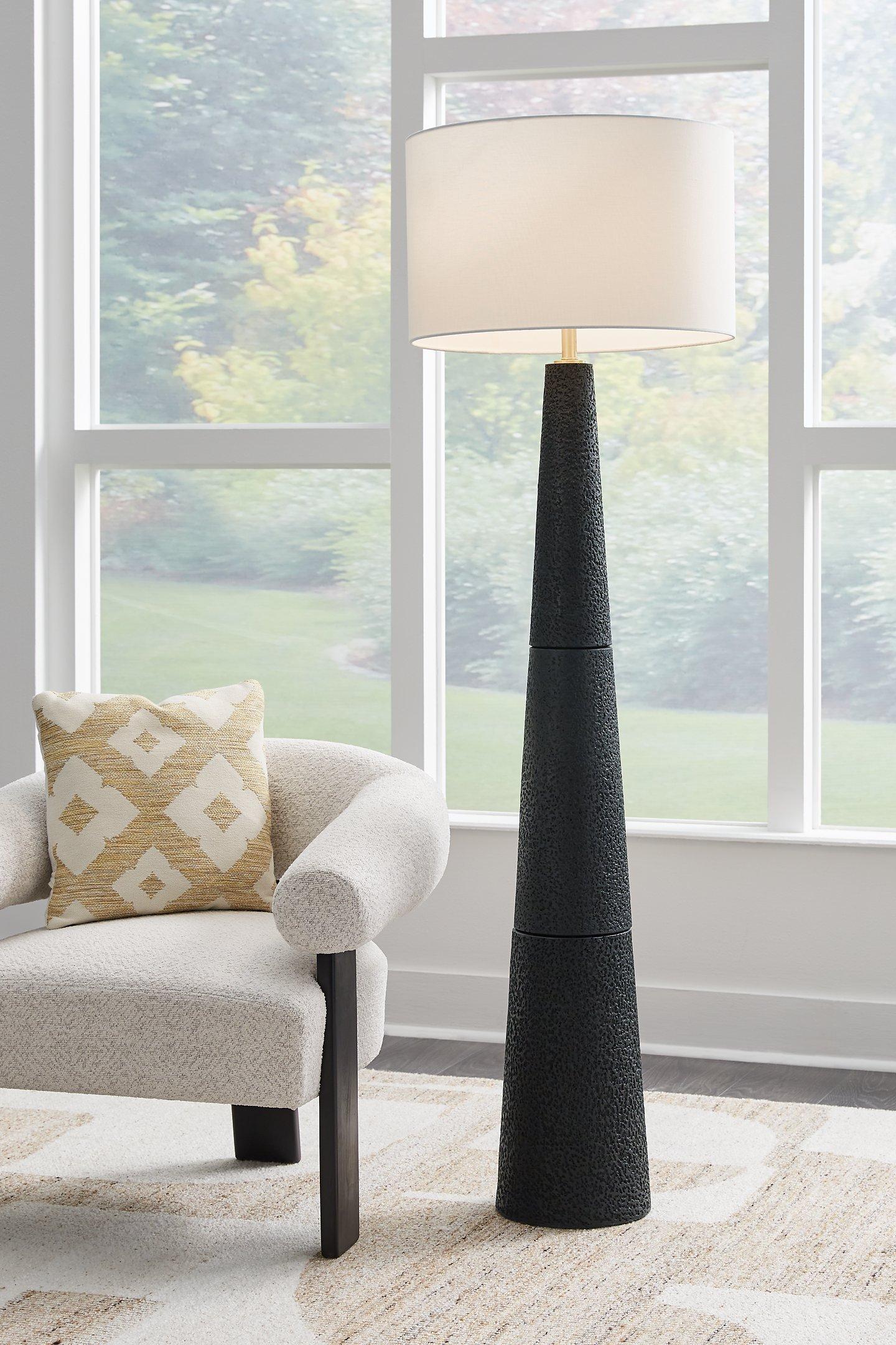 Hallburg Floor Lamp - Ideal Furniture (Fresno,CA)