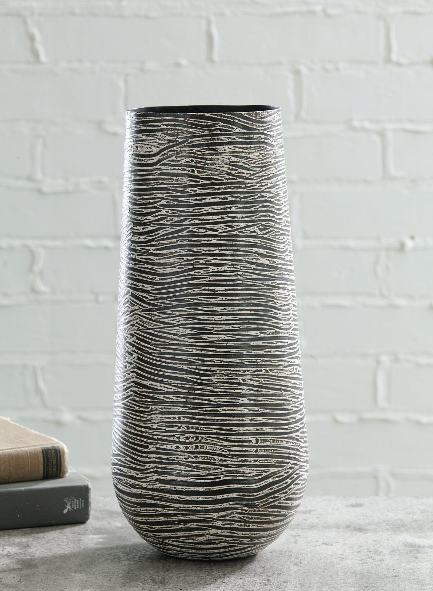 Fynn Vase - Ideal Furniture (Fresno,CA)