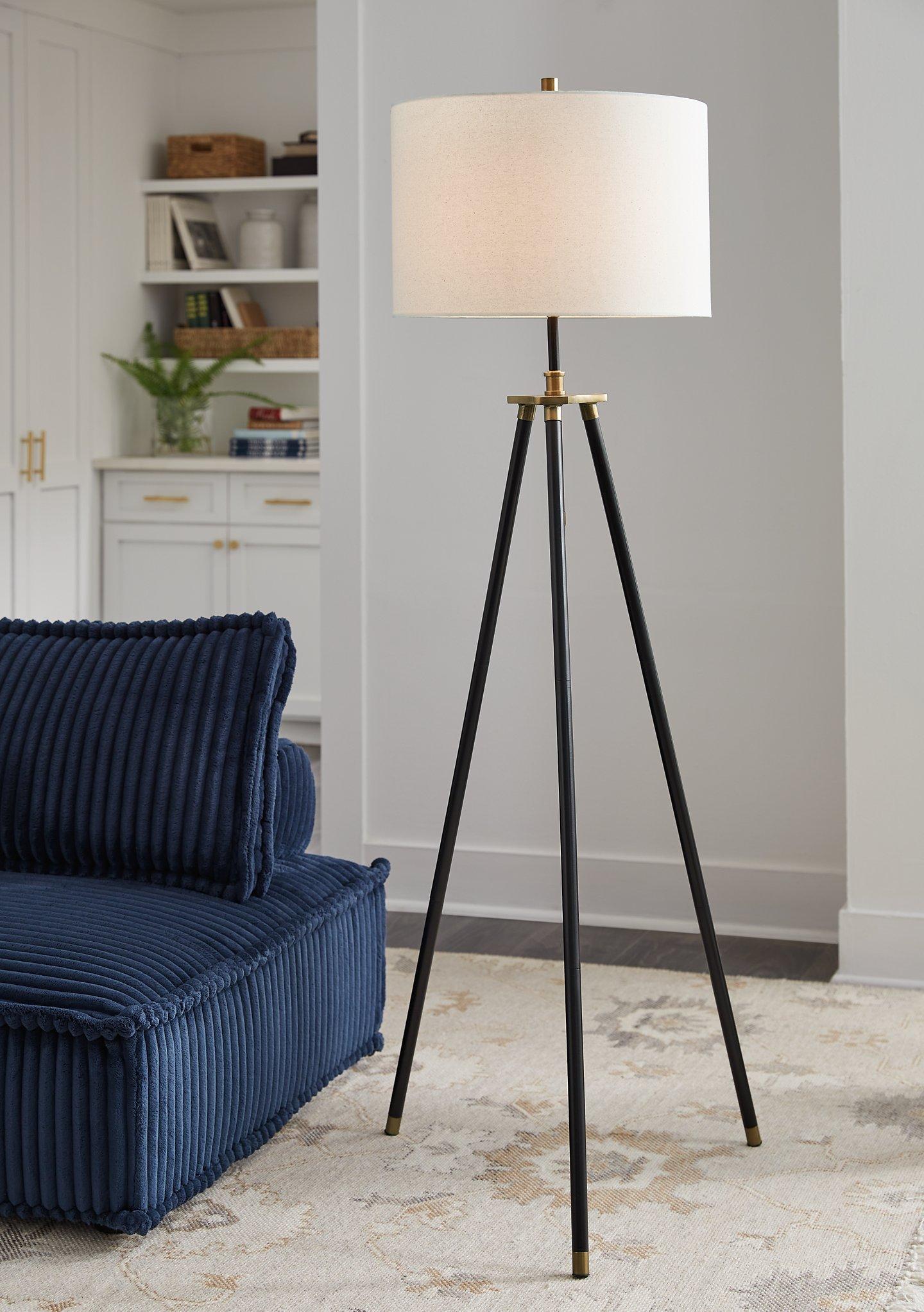 Cashner Floor Lamp - Ideal Furniture (Fresno,CA)