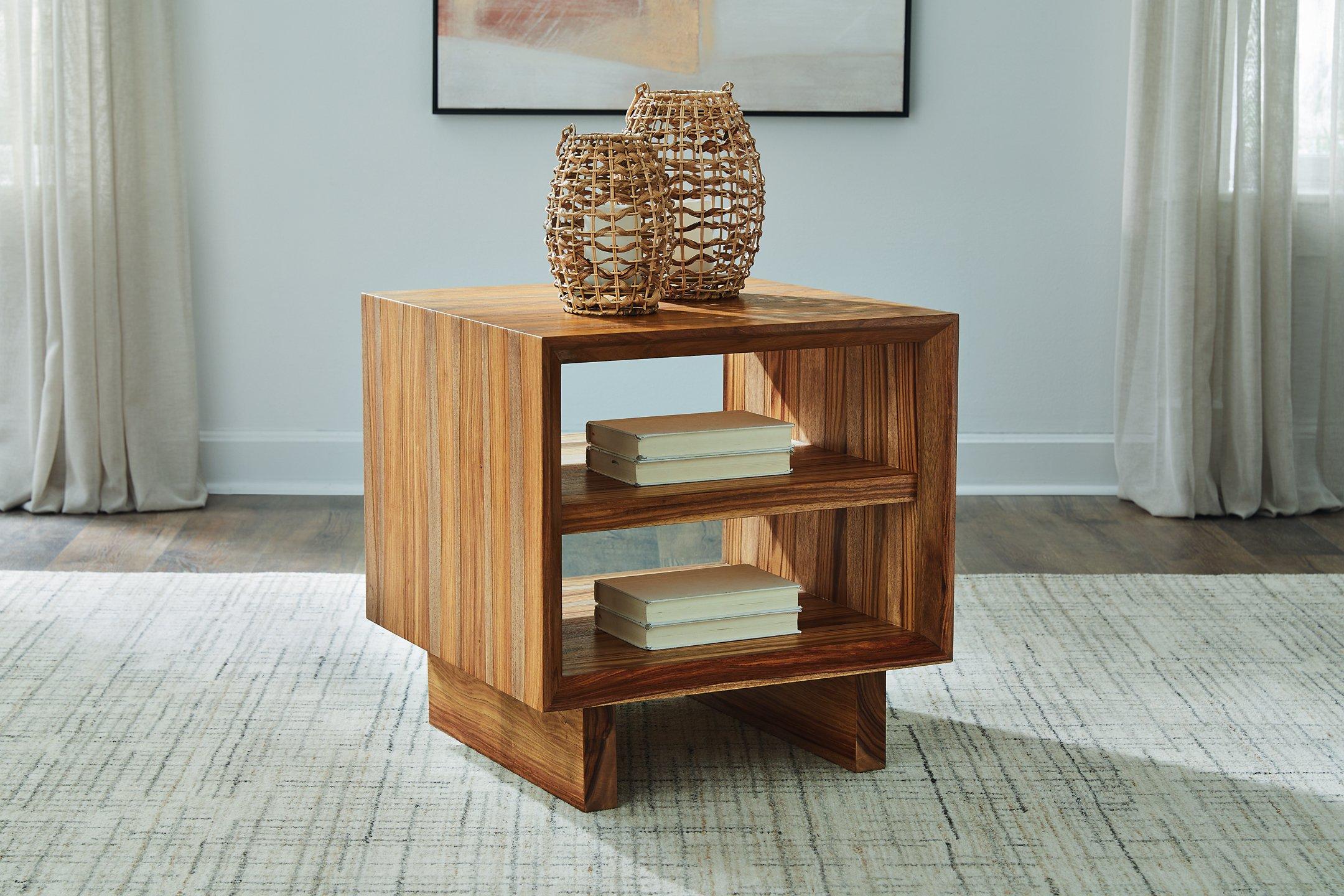 Dressonni End Table - Ideal Furniture (Fresno,CA)