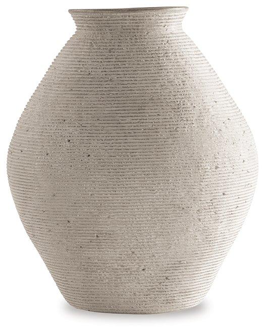 Hannela Vase - Ideal Furniture (Fresno,CA)