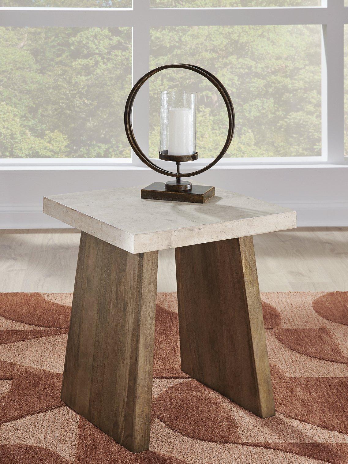 Brendalhouse End Table - Ideal Furniture (Fresno,CA)