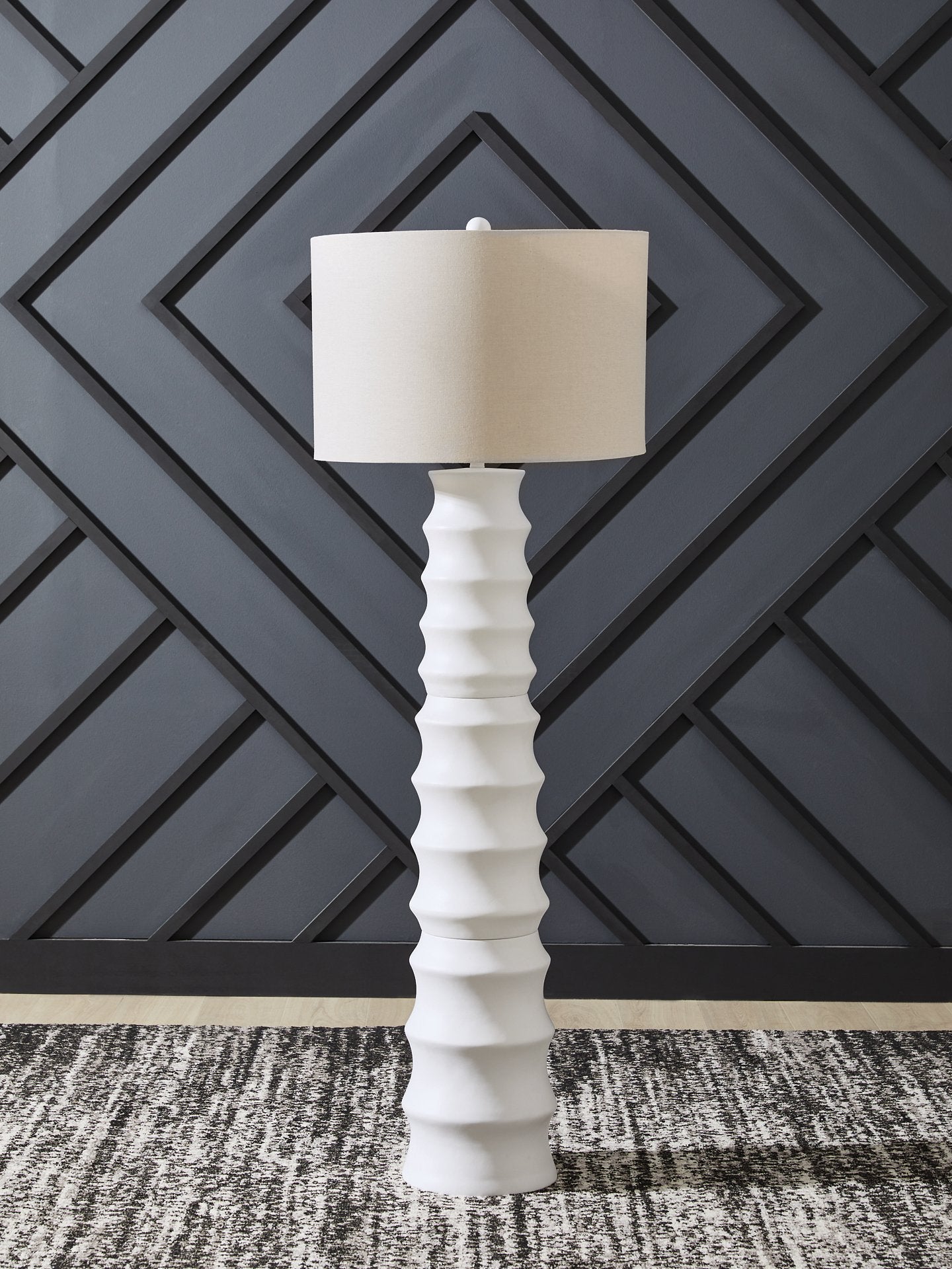 Veraleigh Floor Lamp - Ideal Furniture (Fresno,CA)