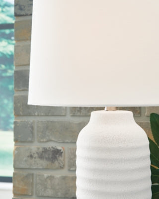 Vauville Table Lamp (Set of 2) - Ideal Furniture (Fresno,CA)