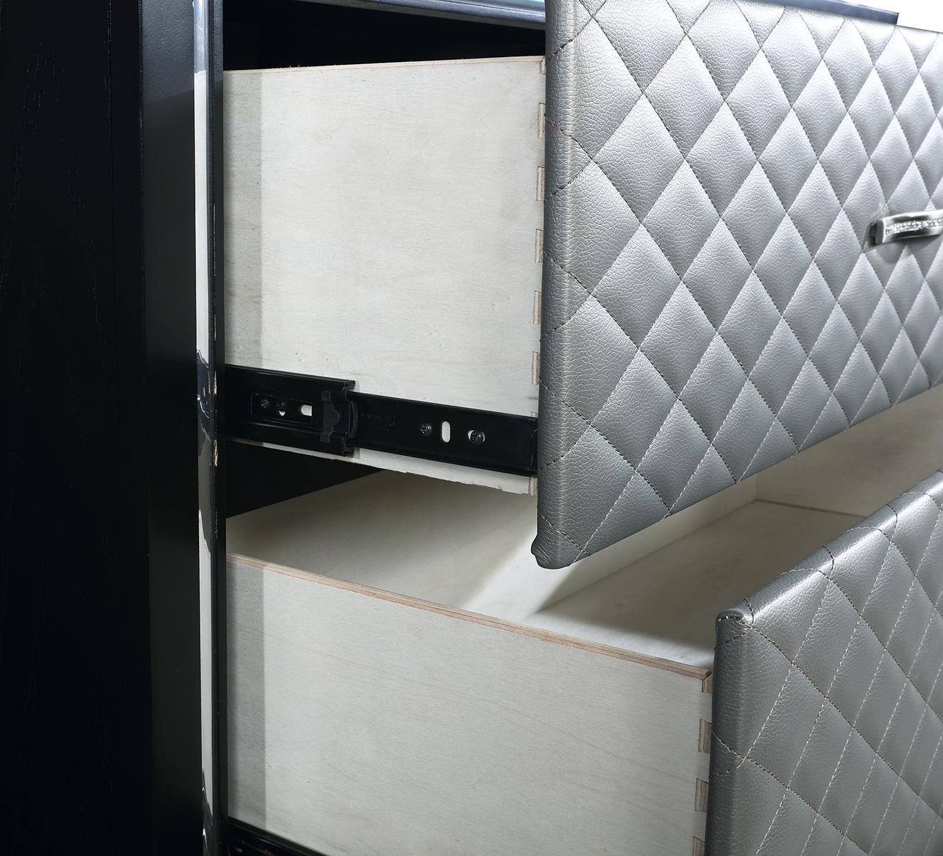 New Classic Furniture Luxor 5 Drawer Chest in Black/Silver - Ideal Furniture (Fresno,CA)