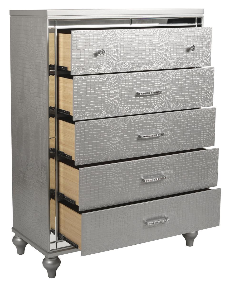 New Classic Furniture Valentino 5 Drawer Chest in Silver - Ideal Furniture (Fresno,CA)
