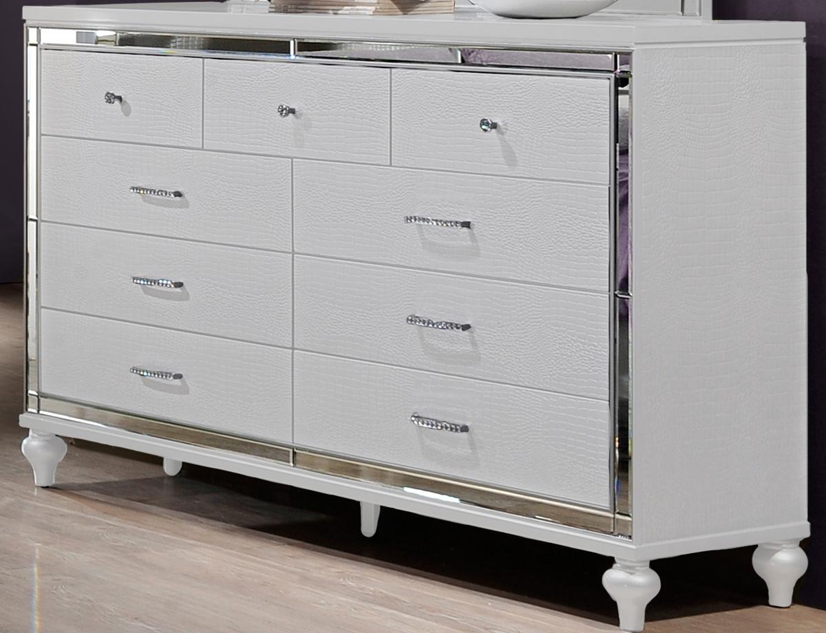 New Classic Furniture Valentino 9 Drawer Dresser in White - Ideal Furniture (Fresno,CA)