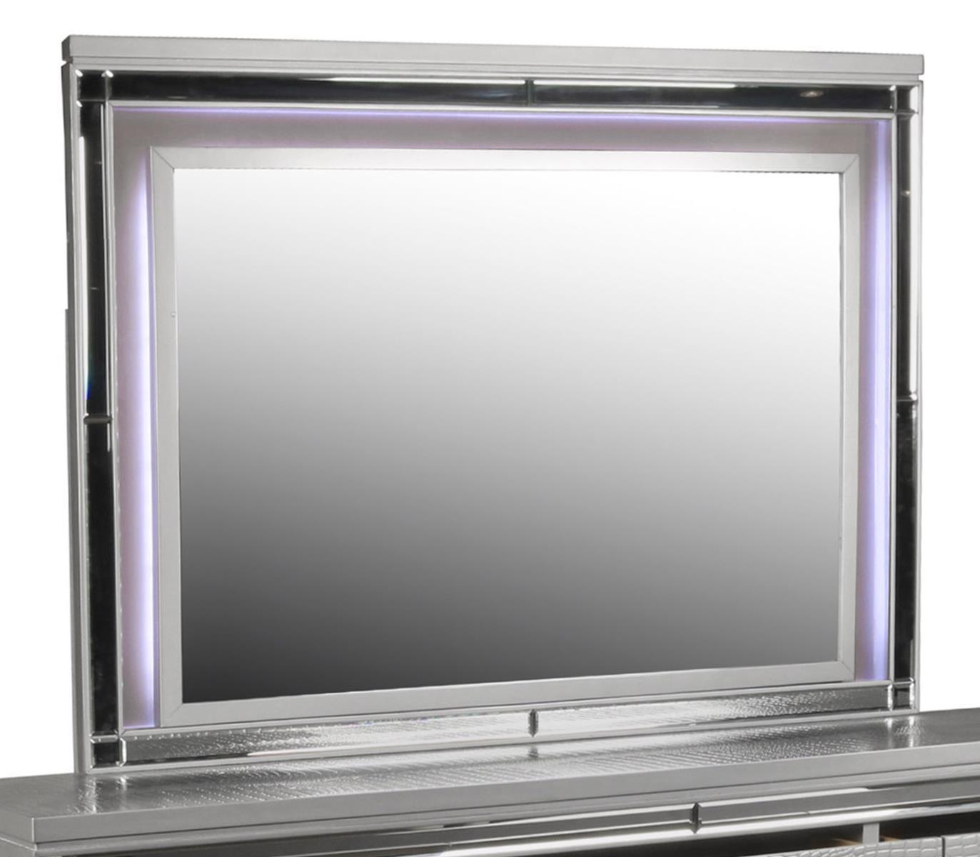 New Classic Furniture Valentino Lighted Mirror in Silver - Ideal Furniture (Fresno,CA)