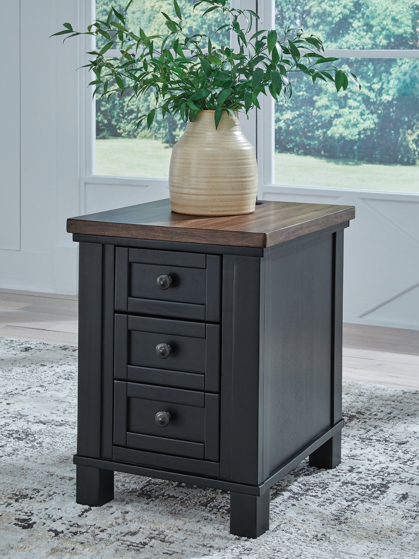 Wildenauer Chairside End Table - Ideal Furniture (Fresno,CA)