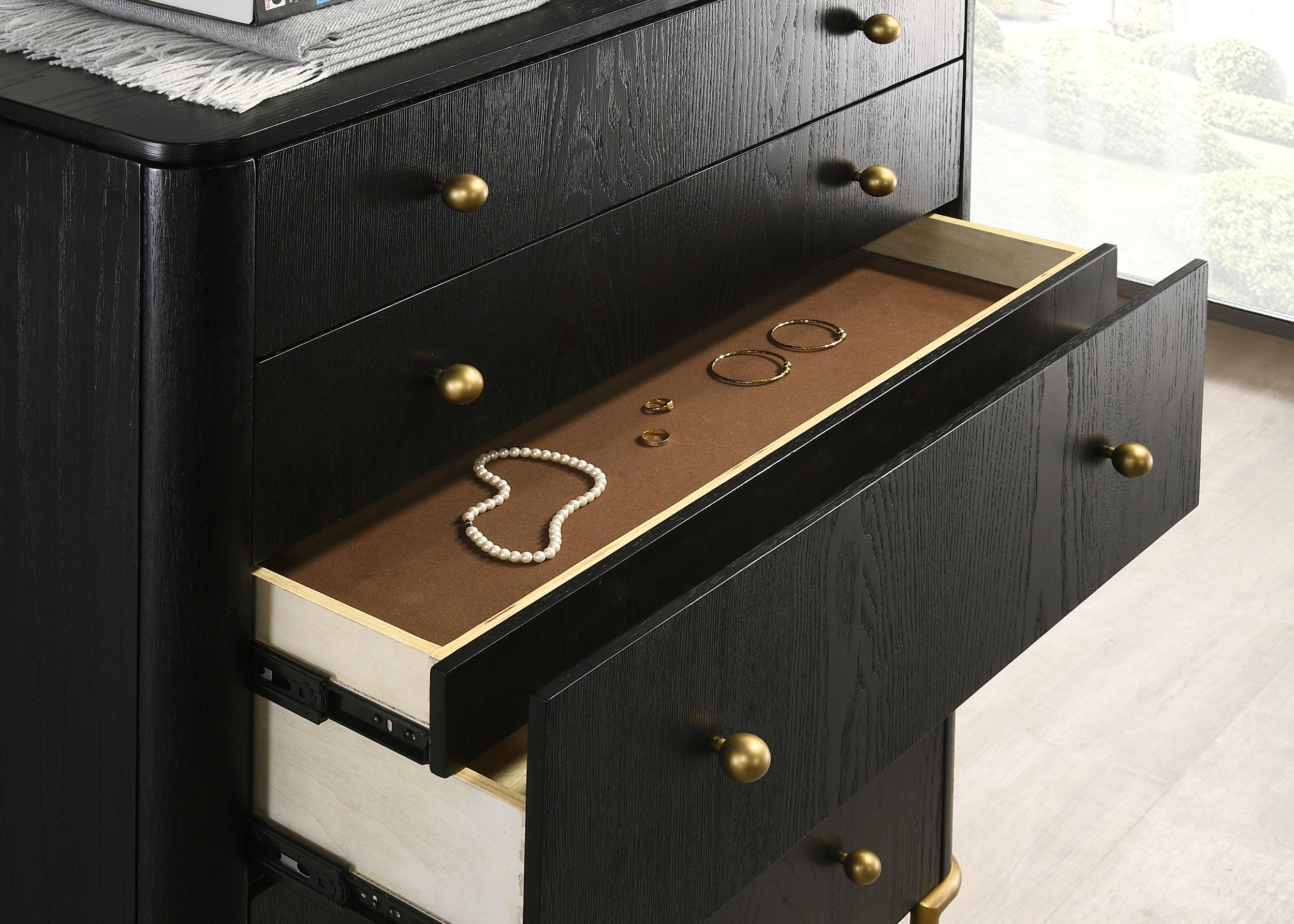 Arini 4 & 5 Piece Bedroom Set King & Queen