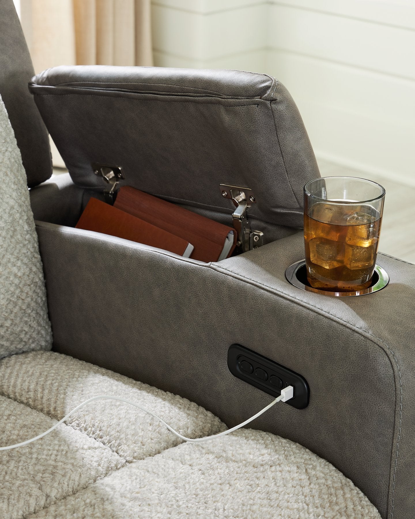 WhipLash Power Recliner - Ideal Furniture (Fresno,CA) 