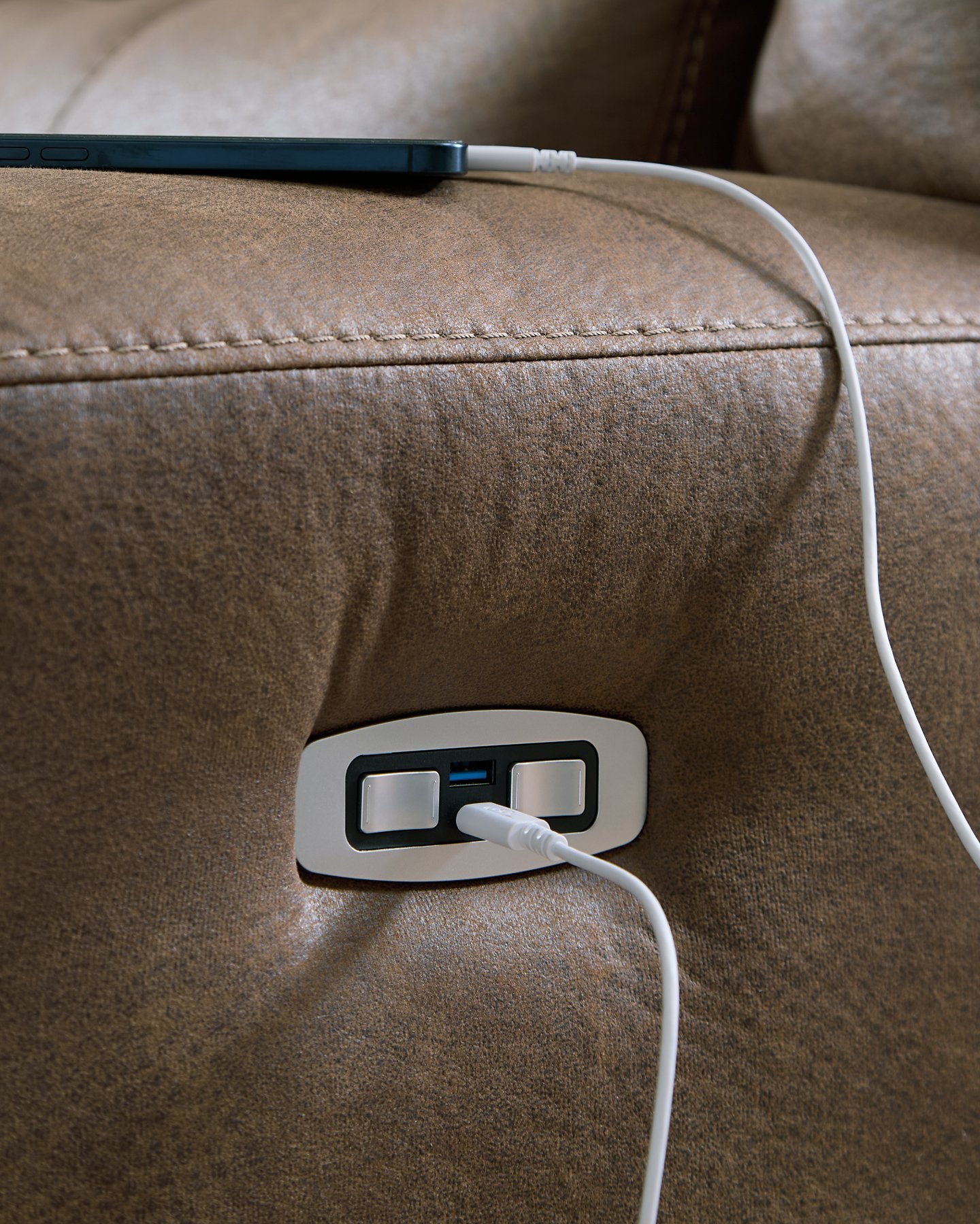 Beckley Place Power Reclining Loveseat with Console - Ideal Furniture (Fresno,CA) 