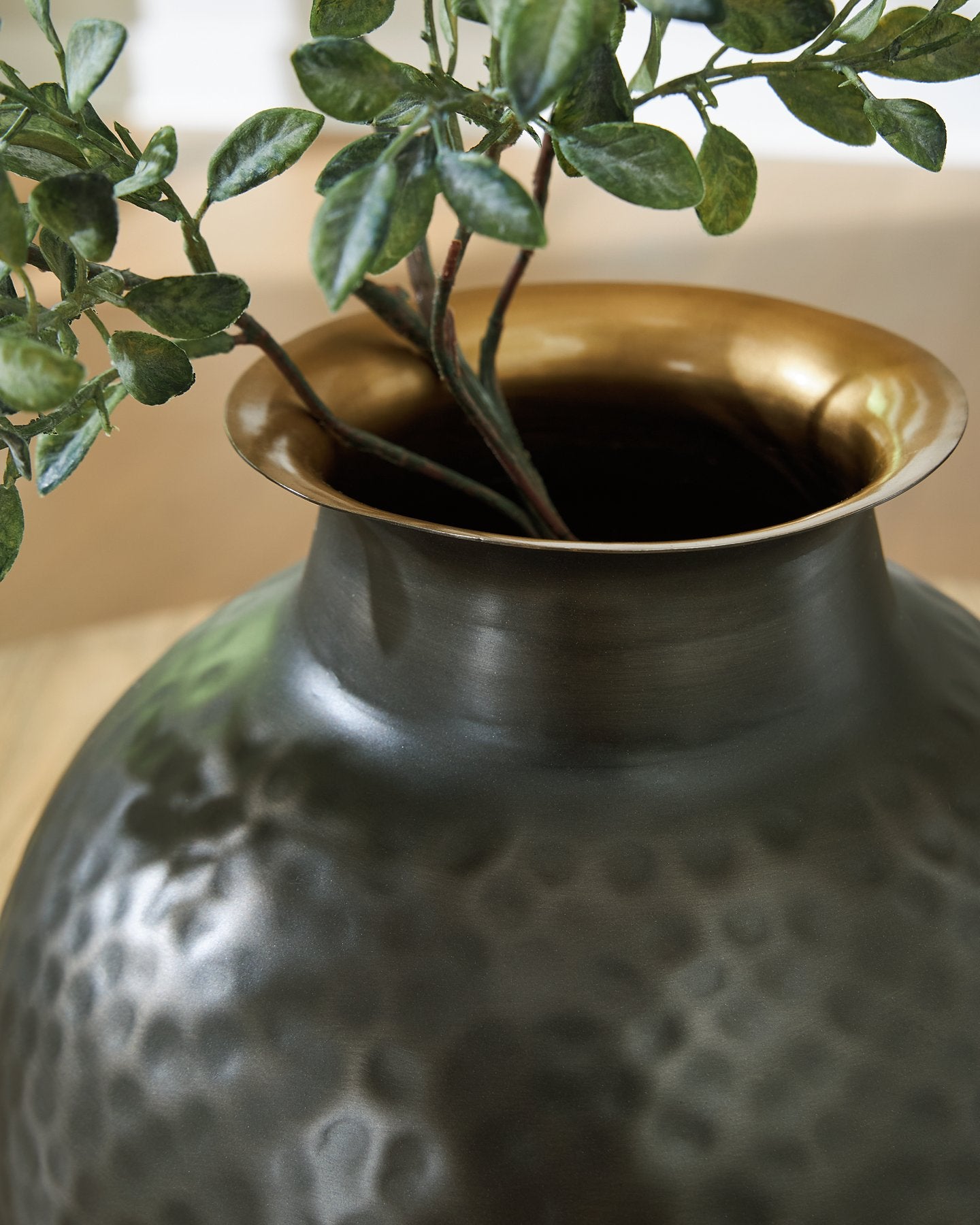Woody Vase - Ideal Furniture (Fresno,CA) 