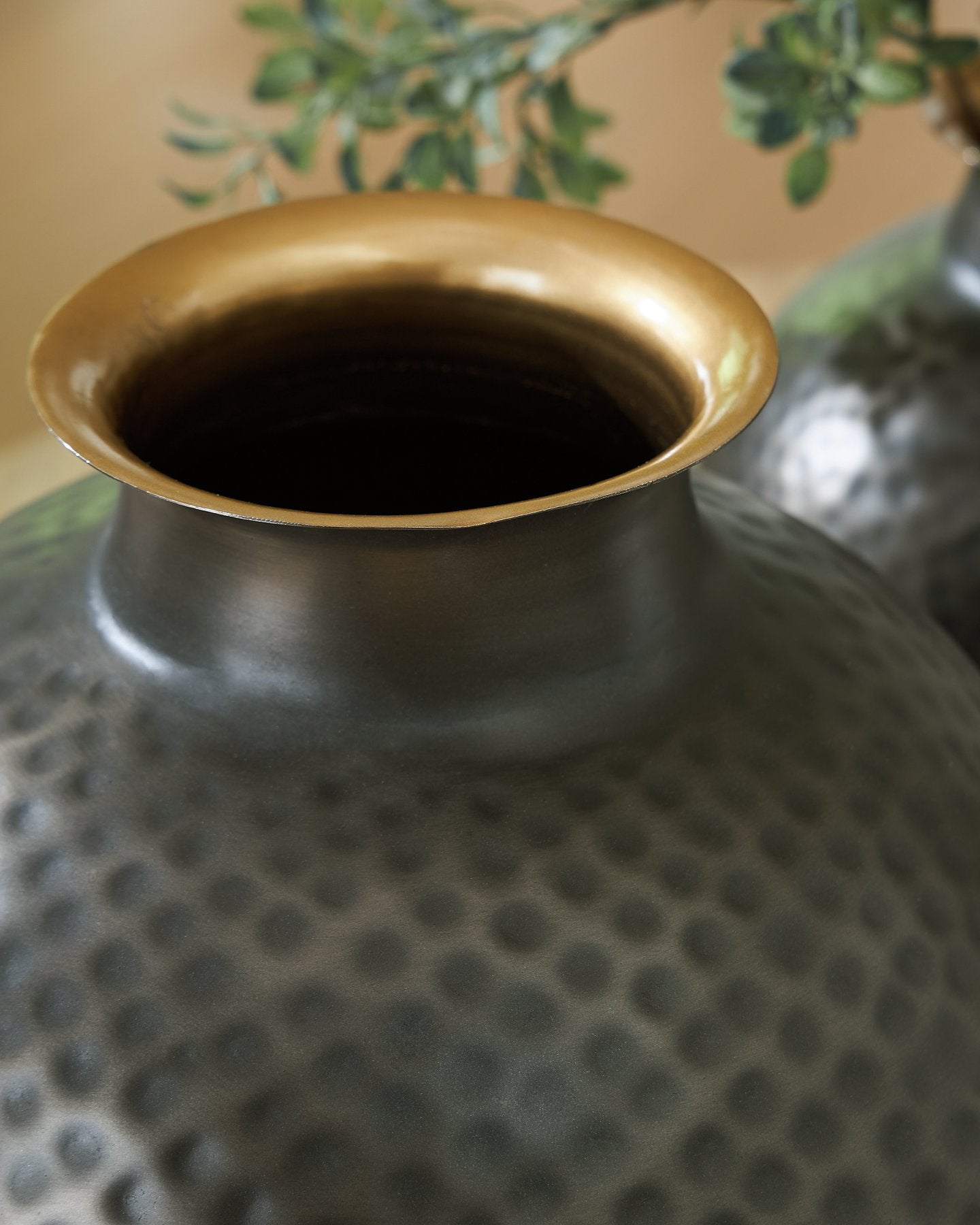 Woody Vase - Ideal Furniture (Fresno,CA) 