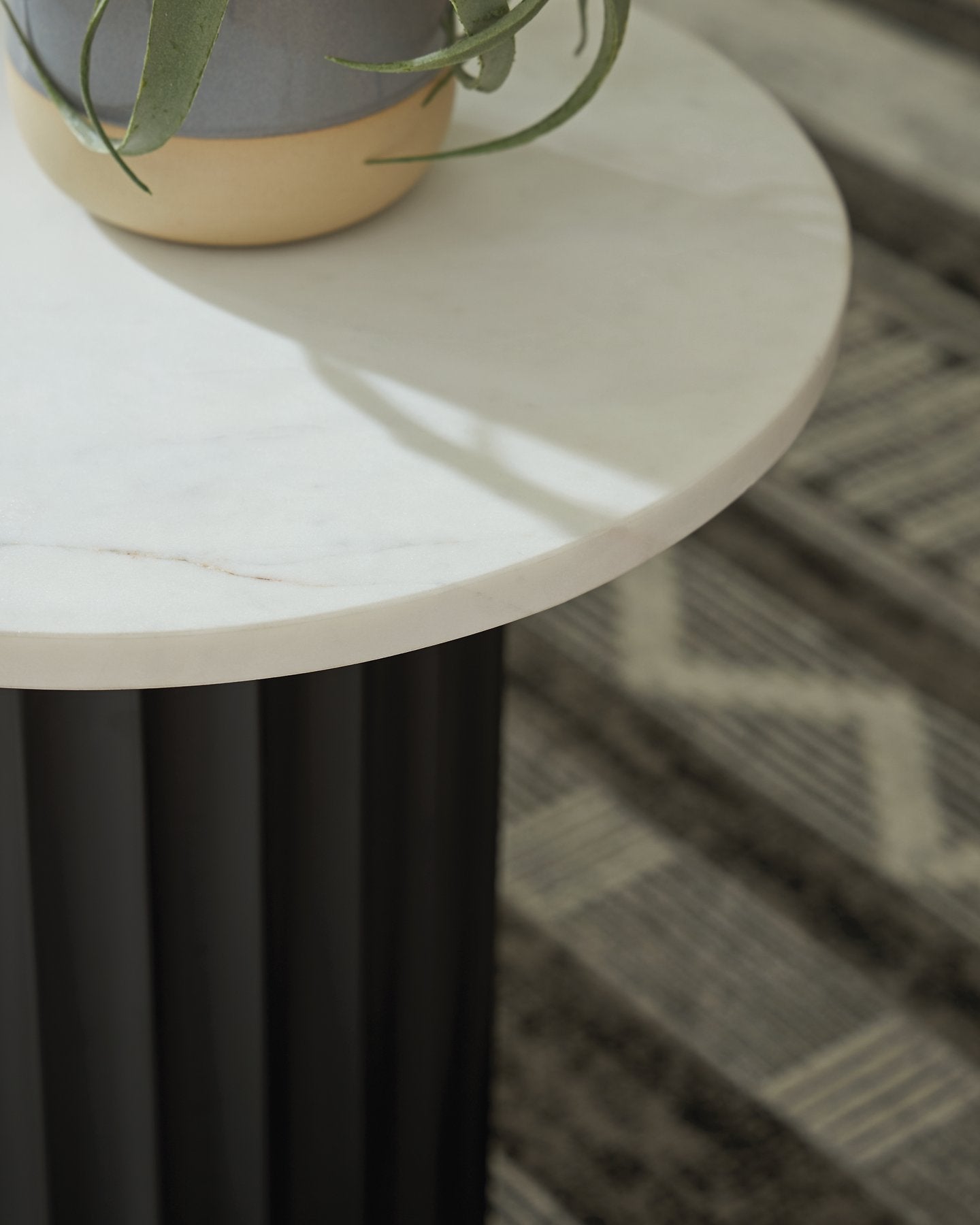 Wainstone Accent Table - Ideal Furniture (Fresno,CA) 