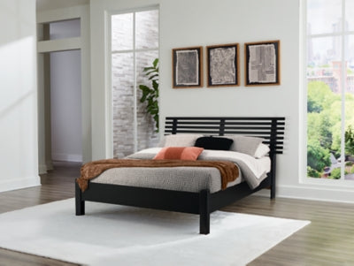 Danziar Queen Slat Bed - Ideal Furniture (Fresno,CA) 