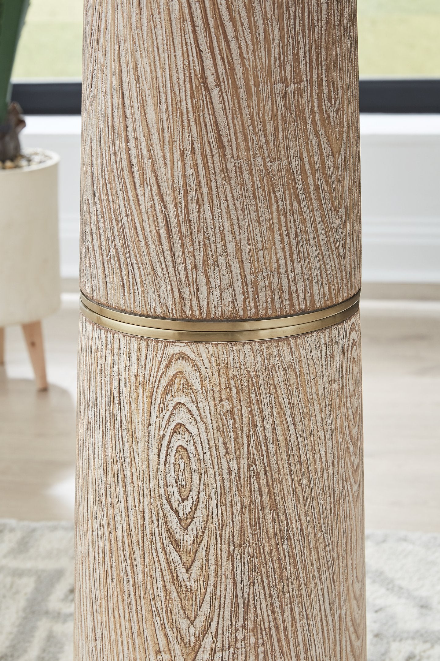 Gasparleigh Floor Lamp
