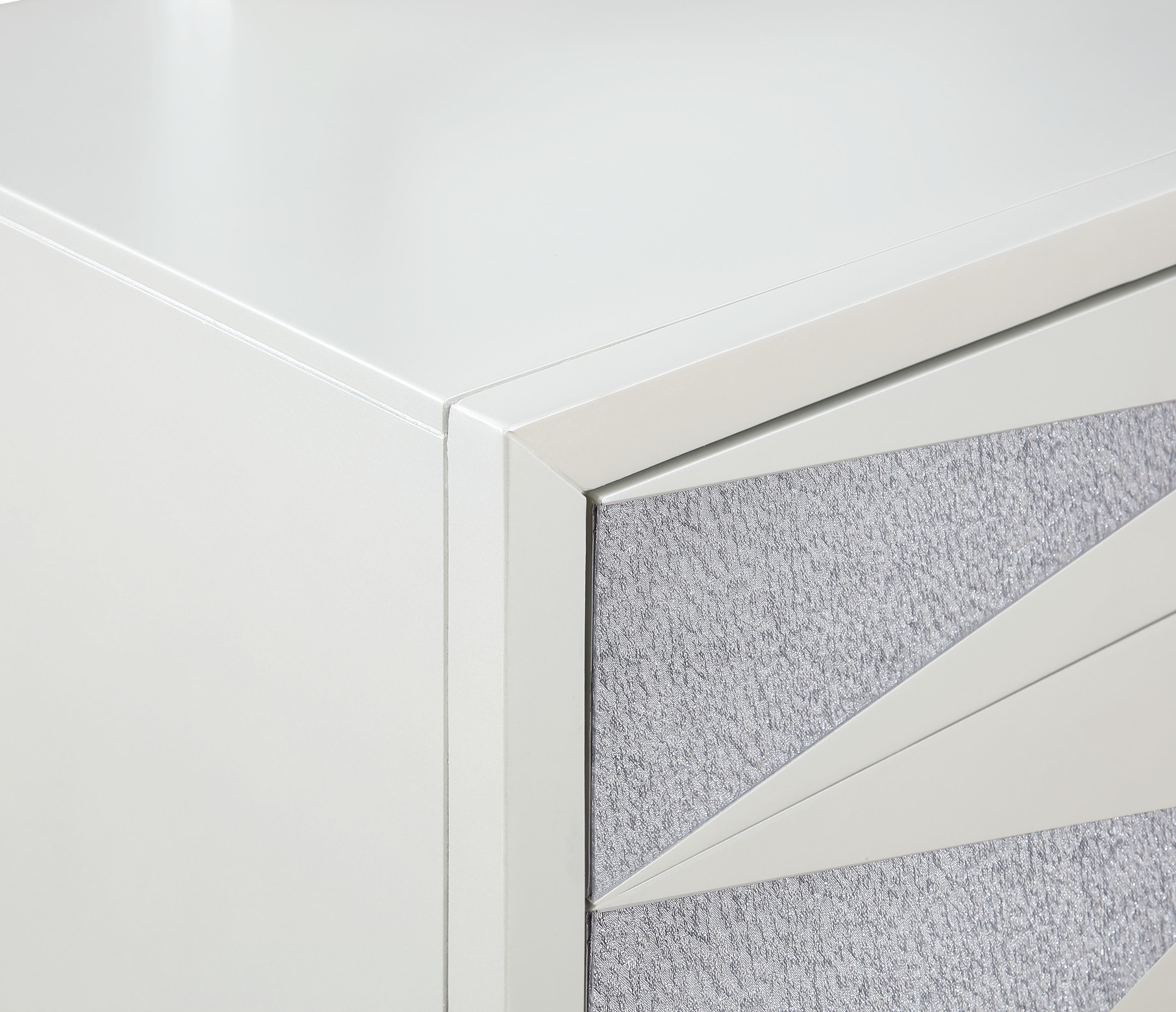 HARLEQUIN DRESSER-PLATINUM - Ideal Furniture (Fresno,CA) 