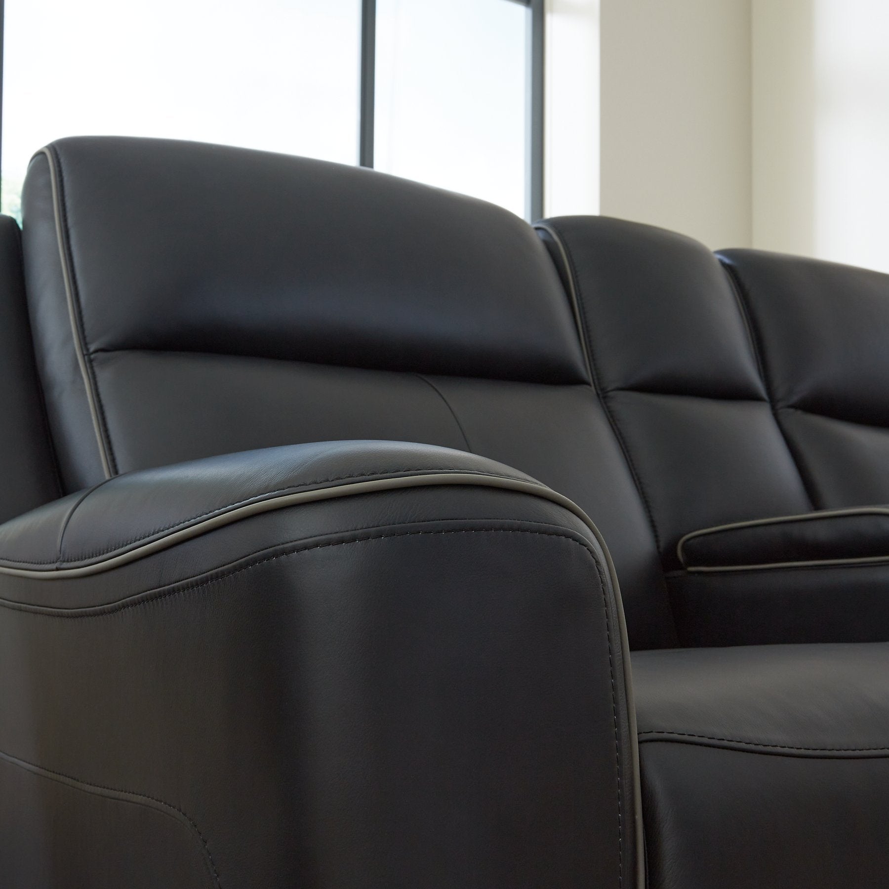 5Z-Comfort Power Reclining Loveseat with Console - Ideal Furniture (Fresno,CA) 